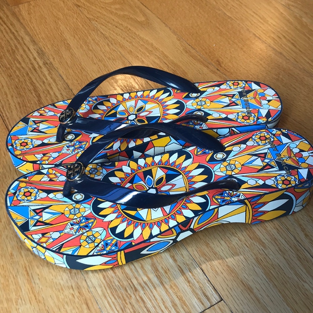 TORY BURCH printed carved wedge flip flop size 9